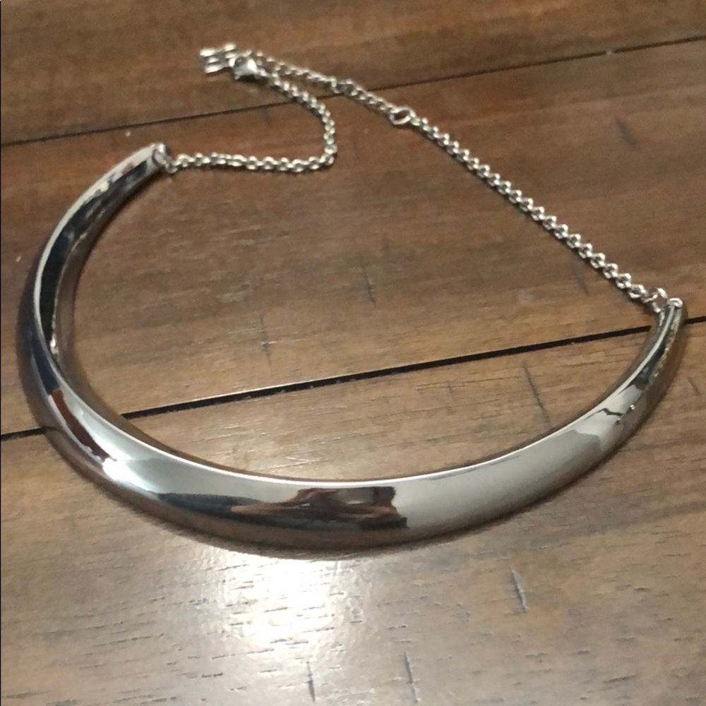 Statement necklace
